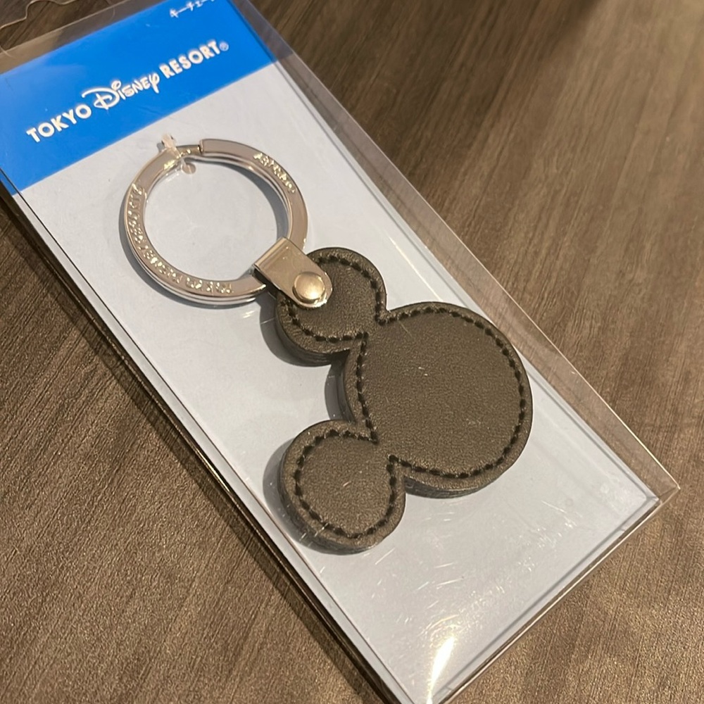 NEW Tokyo Disney Resort Black Mickey head keychain